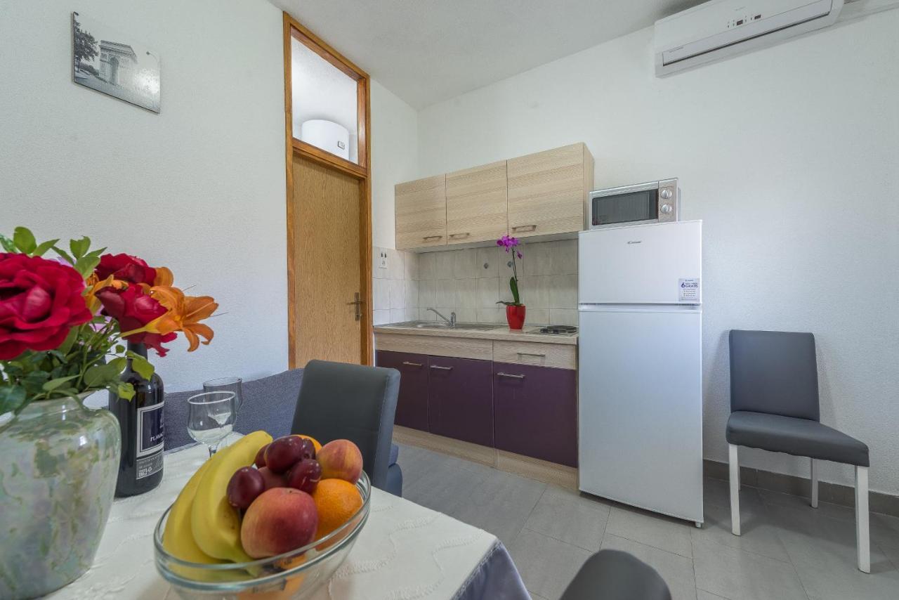 Apartmani Mlinar9 #2 Ґорні Карин Екстер'єр фото