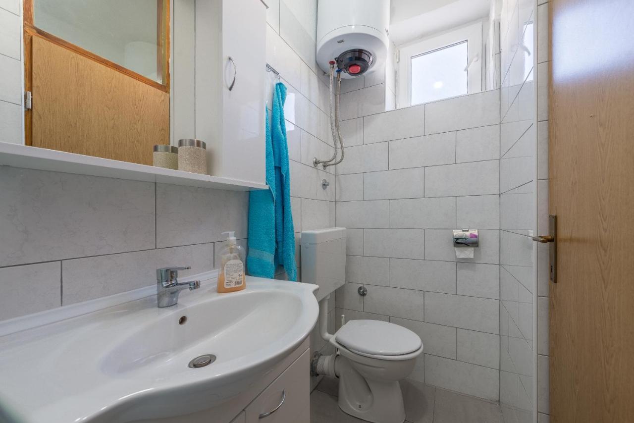 Apartmani Mlinar9 #2 Ґорні Карин Екстер'єр фото