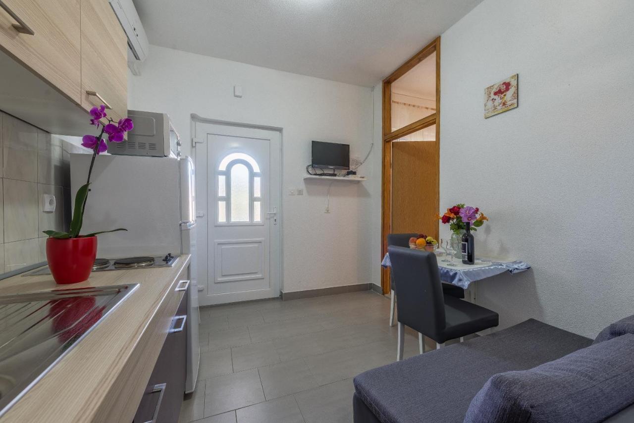 Apartmani Mlinar9 #2 Ґорні Карин Екстер'єр фото